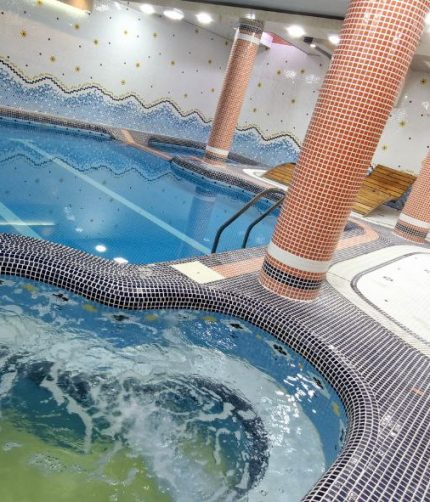 استخر خانوادگی شفاگلی سرعین